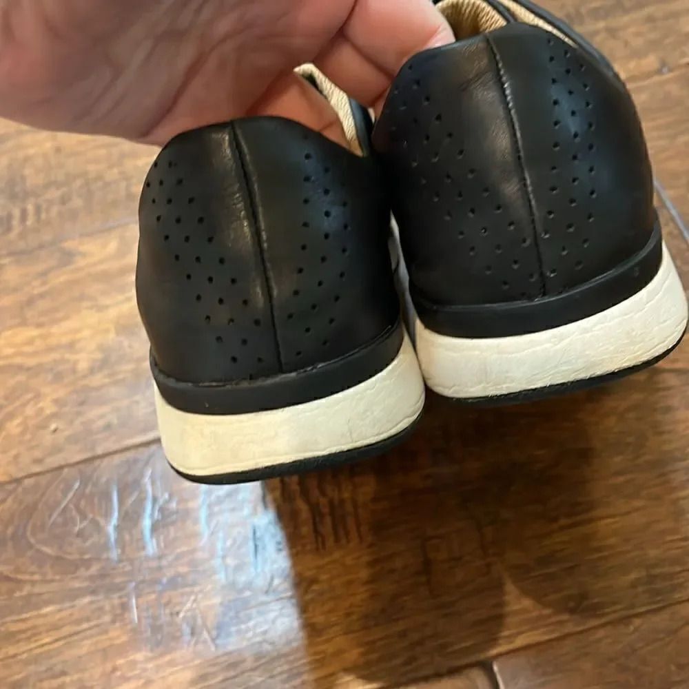 Vionic Black Cosmic Codie Sneaker, 9! - Picture 4 of 9